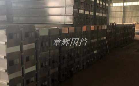 金屬圍擋的柱子和連接件需要特別注意什么問題？